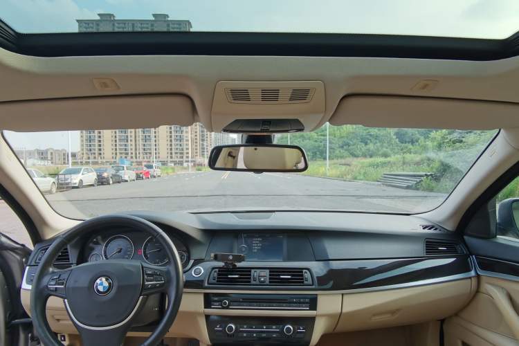 Used BMW 5 Series 2011 523i Leading Model Interior 3