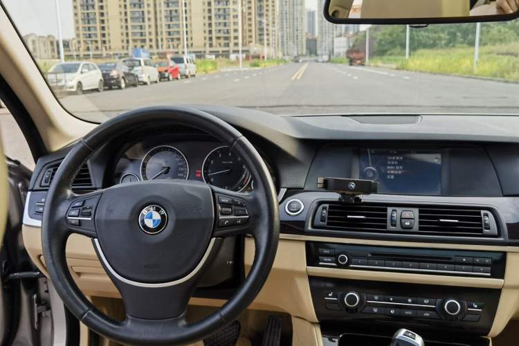 Used BMW 5 Series 2011 523i Leading Model Interior 4
