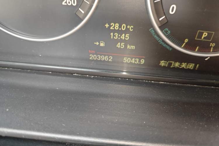 Used BMW 5 Series 2011 535i Sport Edition Odometer Close Up