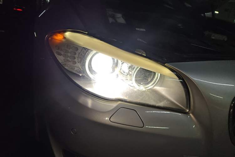 Used BMW 5 Series 2011 523i Leading Model Right Front Headlight