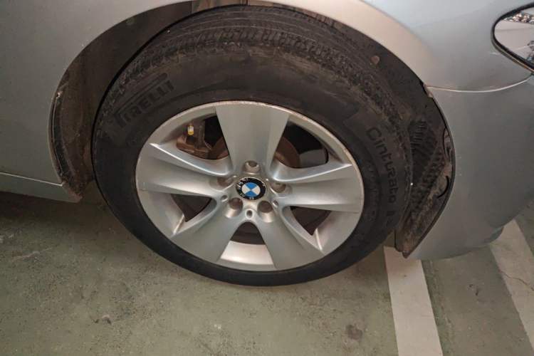 Used BMW 5 Series 2011 528Li Leading Model Right Front Wheel Hub