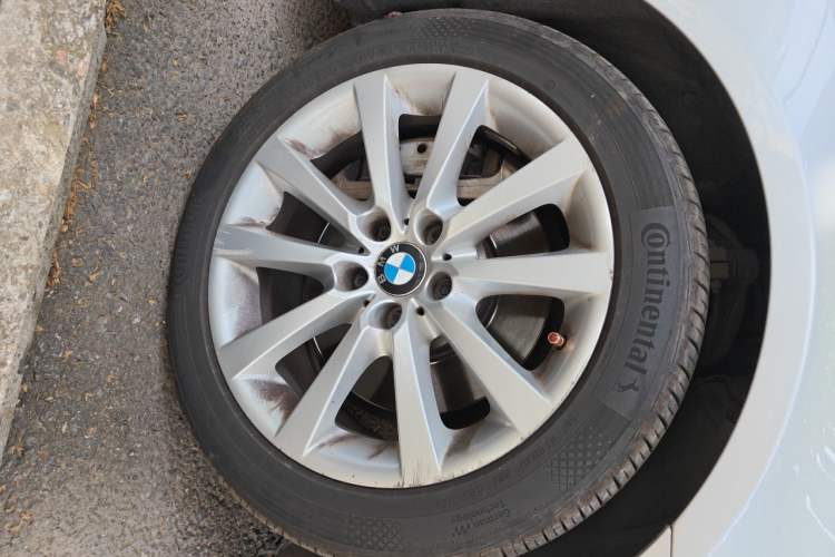 Used BMW 5 Series 2011 535Li Luxury Model Right Front Wheel Hub