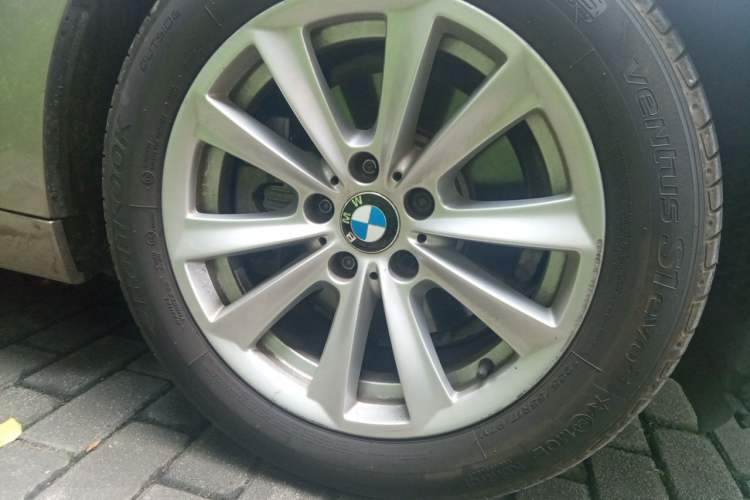 Used BMW 5 Series 2011 523Li Leading Model Right Front Wheel Hub