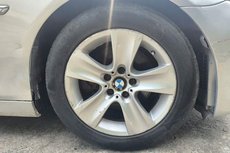 Used BMW 5 Series 2011 528Li Leading Model Right Front Wheel Hub