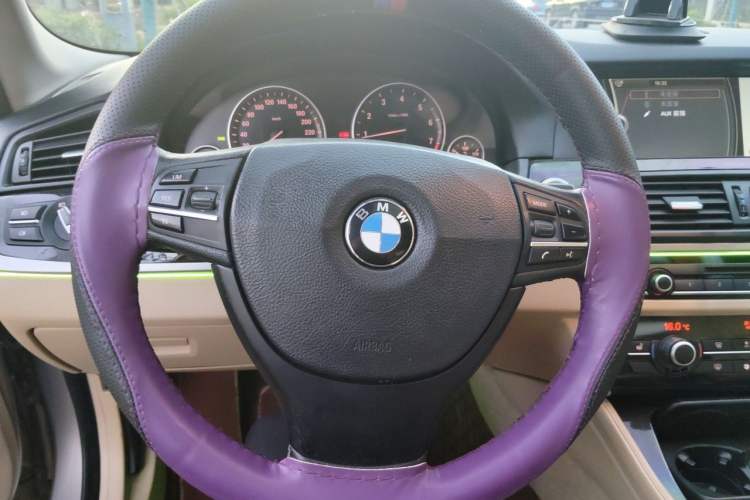 Used BMW 5 Series 2011 523Li Luxury Model Steering Wheel