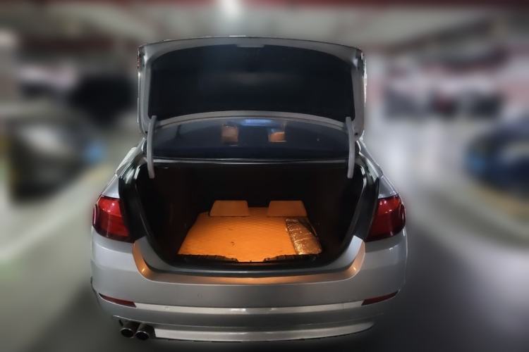 Used BMW 5 Series 2011 528Li Leading Model Trunk