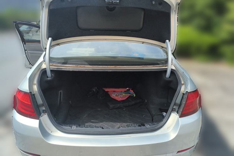 Used BMW 5 Series 2011 528Li Leading Model Trunk