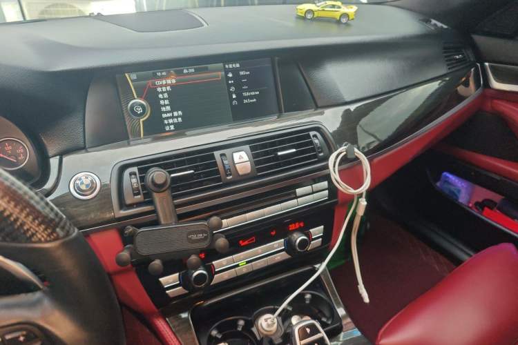 Used BMW 5 Series 2011 535Li Luxury Model Audio And AC Panel