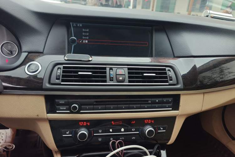 Used BMW 5 Series 2011 523Li Luxury Model Audio And AC Panel
