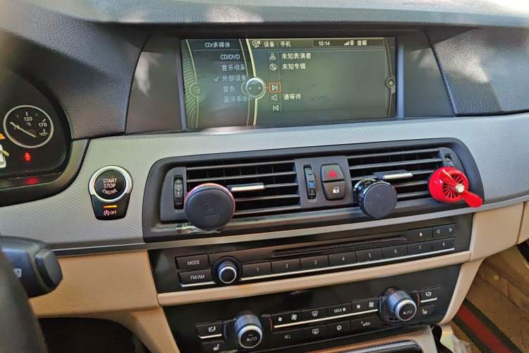 Used BMW 5 Series 2011 535i Sport Edition Audio And AC Panel