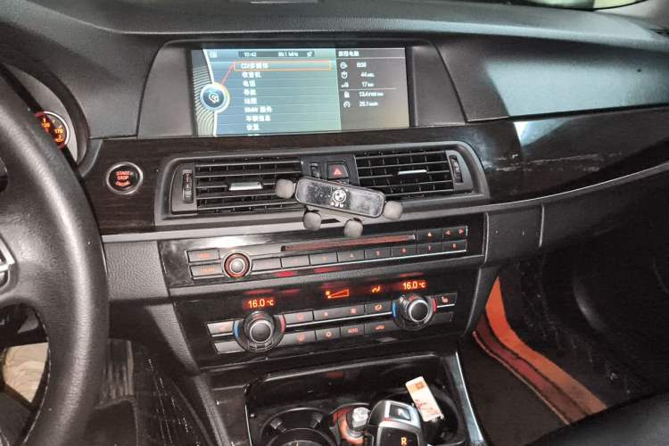 Used BMW 5 Series 2011 523Li Luxury Model Audio And AC Panel