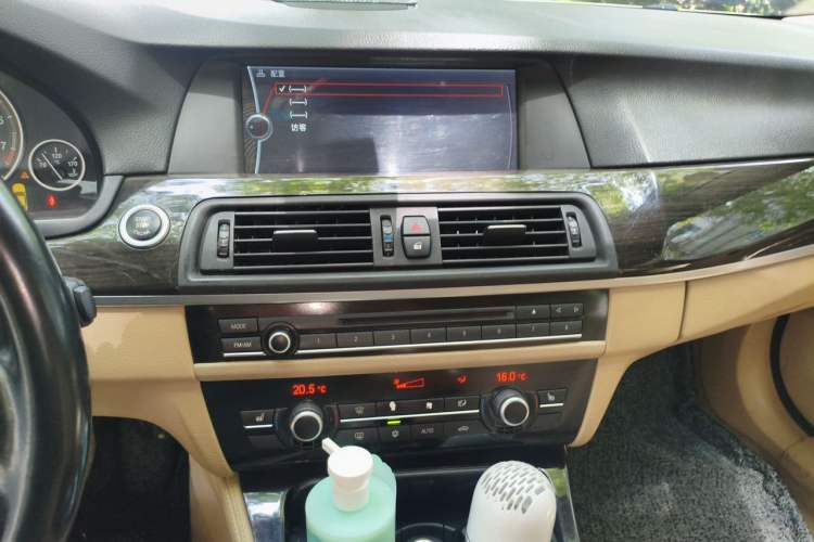 Used BMW 5 Series 2011 535Li Luxury Model Audio And AC Panel