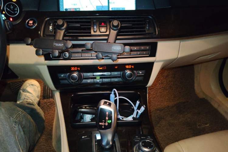 Used BMW 5 Series 2011 523Li Luxury Model Audio And AC Panel