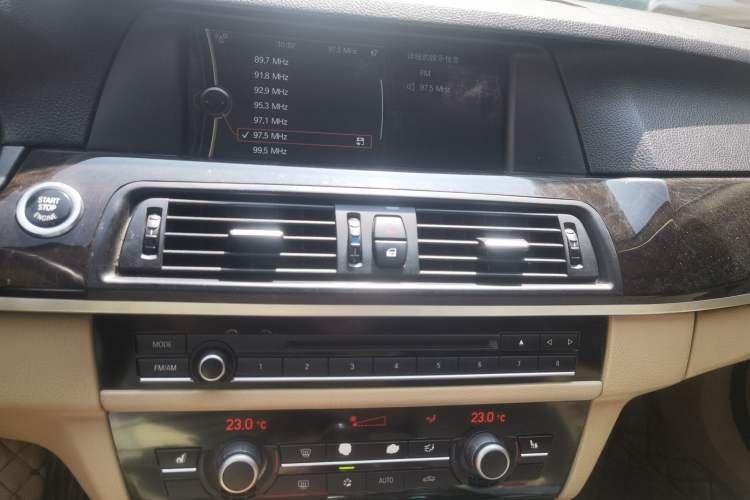 Used BMW 5 Series 2011 523Li Luxury Model Audio And AC Panel