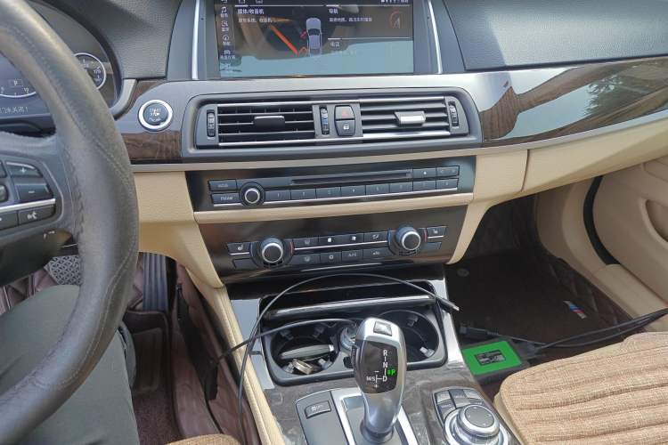 Used BMW 5 Series 2011 523Li Luxury Model Audio And AC Panel