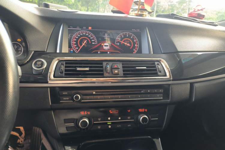 Used BMW 5 Series 2011 520Li Elegant Model Audio And AC Panel