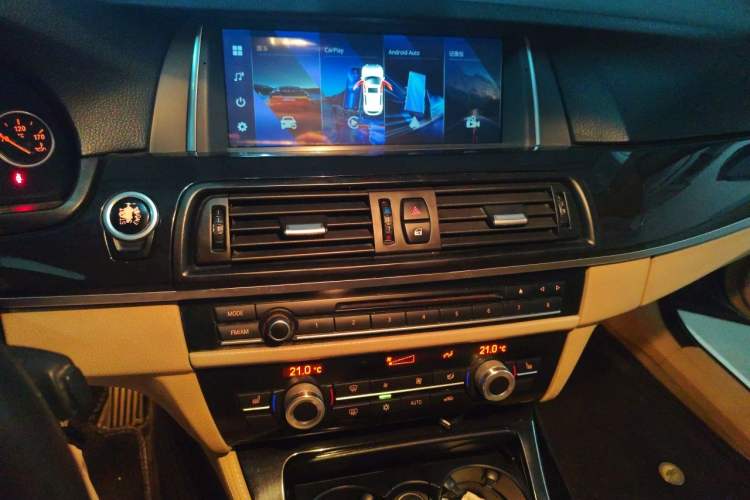 Used BMW 5 Series 2011 523Li Leading Model Audio And AC Panel