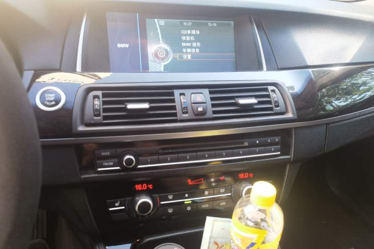 Used BMW 5 Series 2011 523i Leading Model Audio And AC Panel