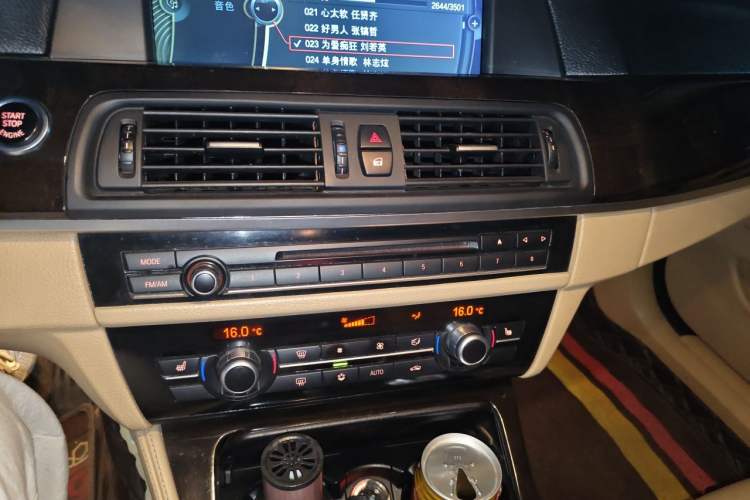 Used BMW 5 Series 2011 523Li Luxury Model Audio And AC Panel