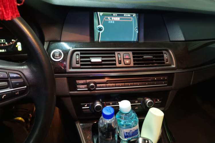 Used BMW 5 Series 2011 523i Leading Model Audio And AC Panel