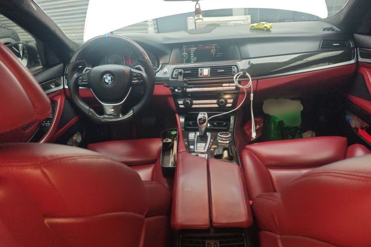 Used BMW 5 Series 2011 535Li Luxury Model Center Console