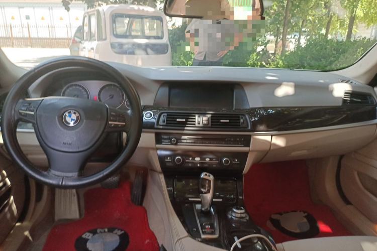 Used BMW 5 Series 2011 523Li Luxury Model Center Console