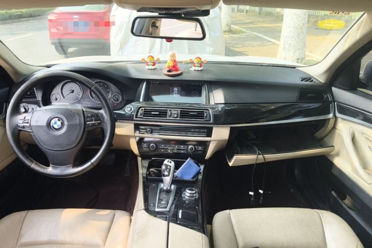 Used BMW 5 Series 2011 523Li Leading Model Center Console