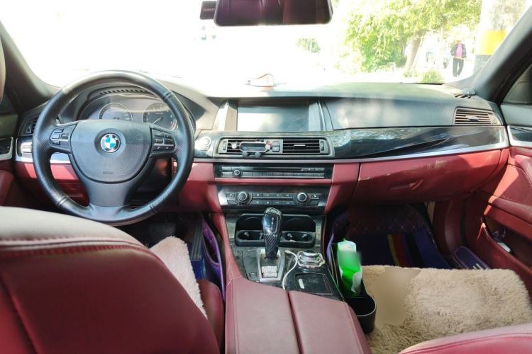 Used BMW 5 Series 2011 523Li Leading Model Center Console