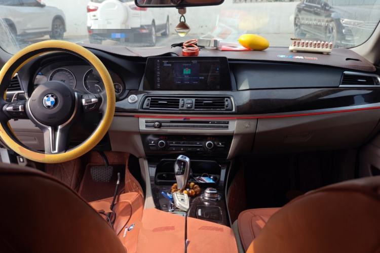 Used BMW 5 Series 2011 523Li Leading Model Center Console