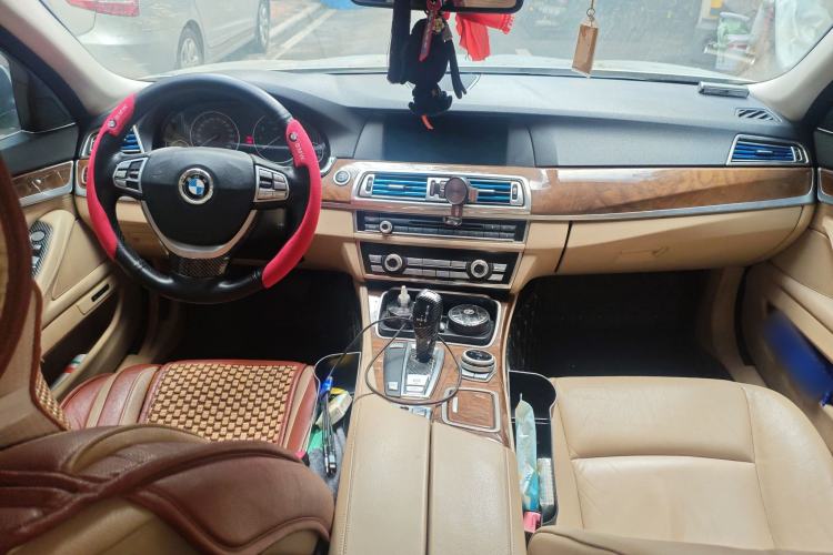 Used BMW 5 Series 2011 528Li Leading Model Center Console
