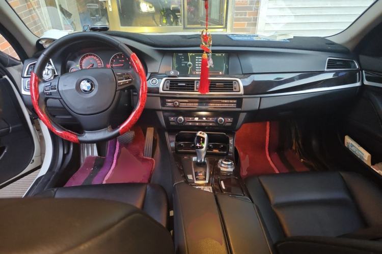 Used BMW 5 Series 2011 523Li Luxury Model Center Console