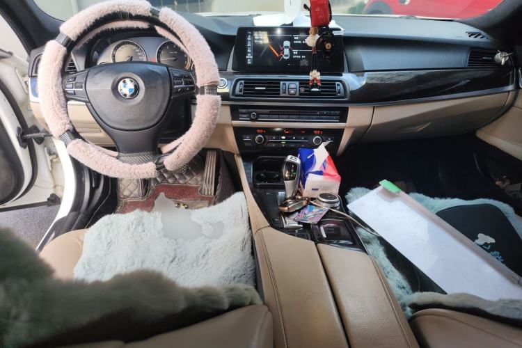 Used BMW 5 Series 2011 523Li Leading Model Center Console