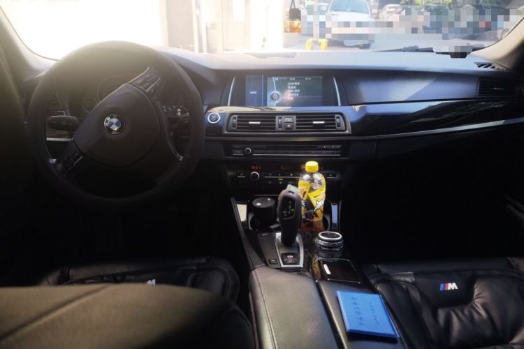 Used BMW 5 Series 2011 523i Leading Model Center Console