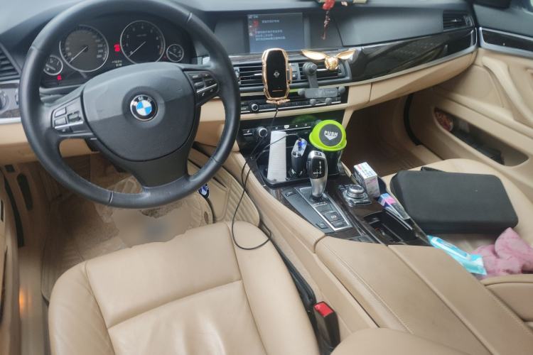 Used BMW 5 Series 2011 523i Leading Model Center Console