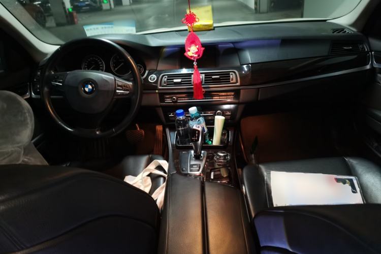 Used BMW 5 Series 2011 523i Leading Model Center Console