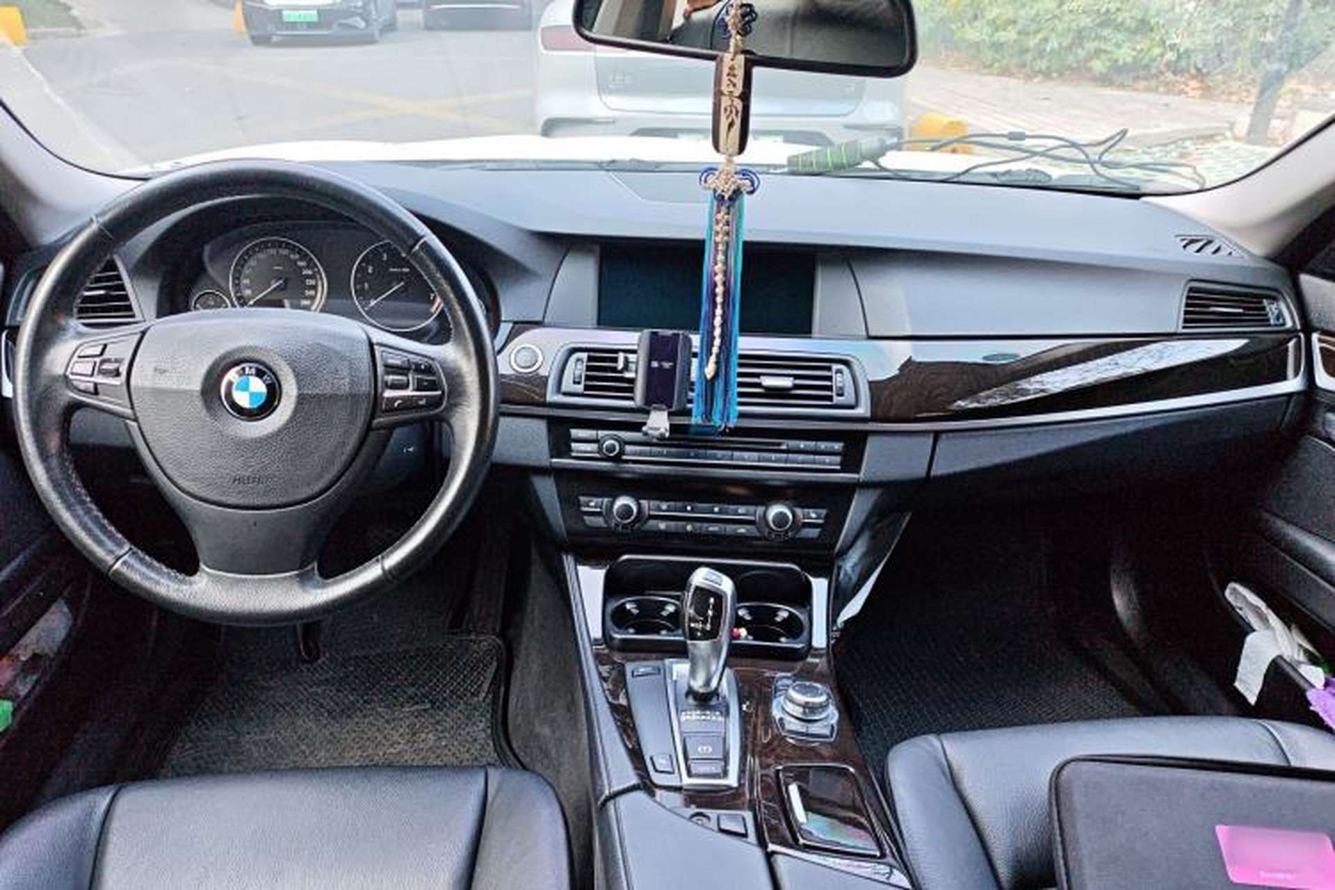 Used BMW 5 Series 2011 523Li Luxury Model Center Console