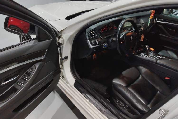 Used BMW 5 Series 2011 535i Sport Edition Driver Seat