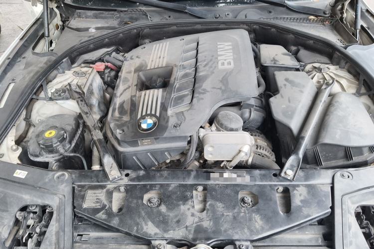 Used BMW 5 Series 2011 523Li Leading Model Engine Bay