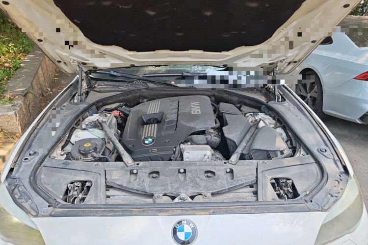 Used BMW 5 Series 2011 520Li Elegant Model Engine Bay