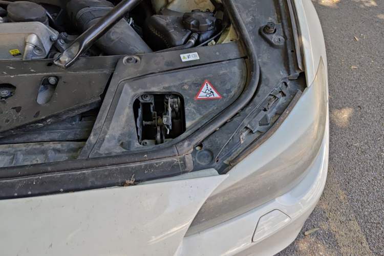Used BMW 5 Series 2011 535i Sport Edition Engine Bay Left
