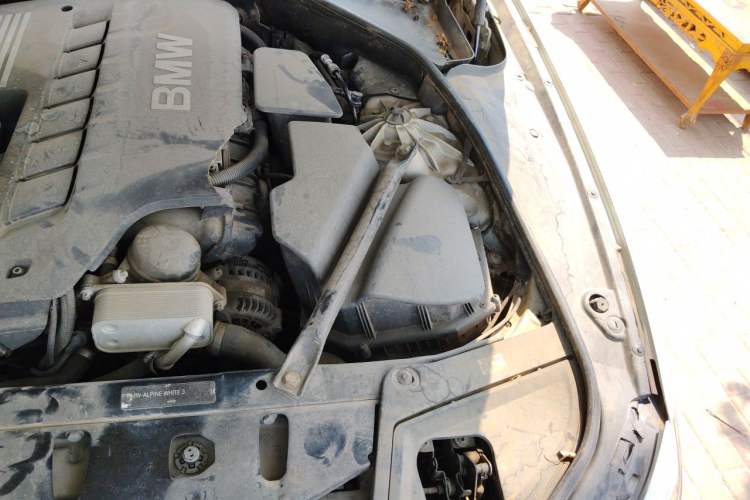 Used BMW 5 Series 2011 523Li Leading Model Engine Bay Left