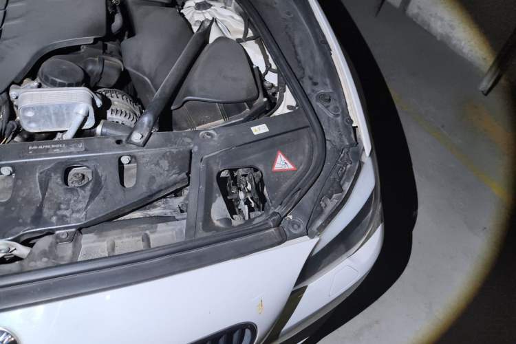 Used BMW 5 Series 2011 523Li Luxury Model Engine Bay Left