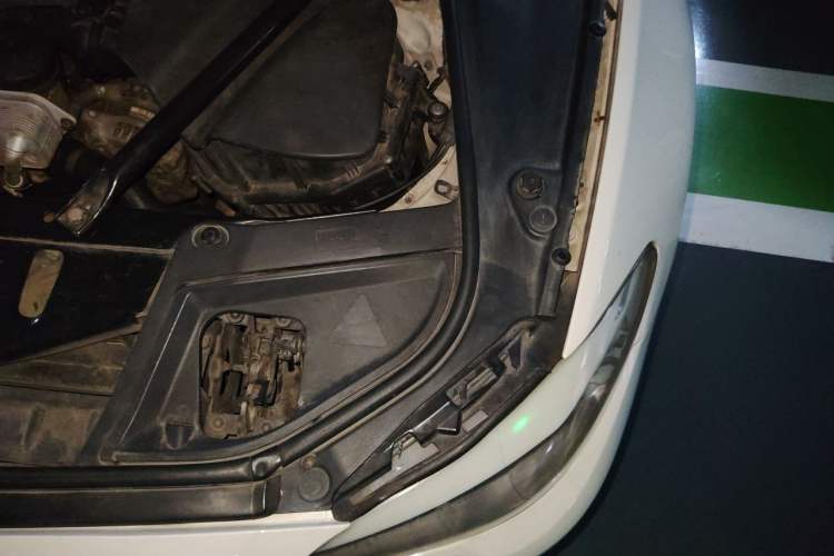 Used BMW 5 Series 2011 523Li Luxury Model Engine Bay Left