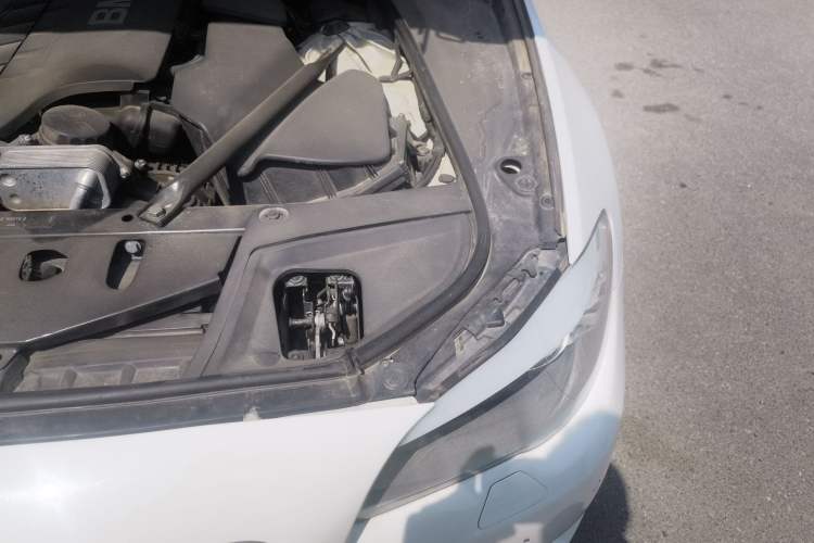 Used BMW 5 Series 2011 523Li Luxury Model Engine Bay Left