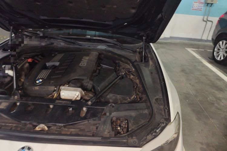Used BMW 5 Series 2011 523Li Leading Model Engine Bay Left
