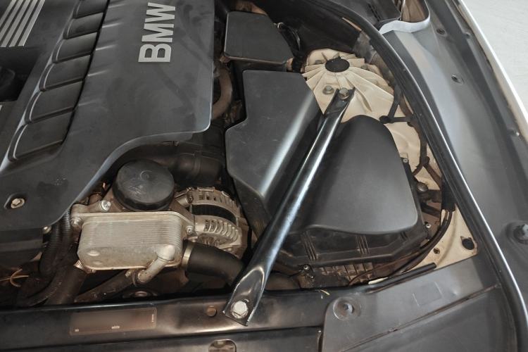 Used BMW 5 Series 2011 528Li Leading Model Engine Bay Left