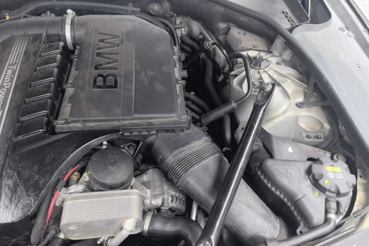 Used BMW 5 Series 2011 535Li Leading Model Engine Bay Left