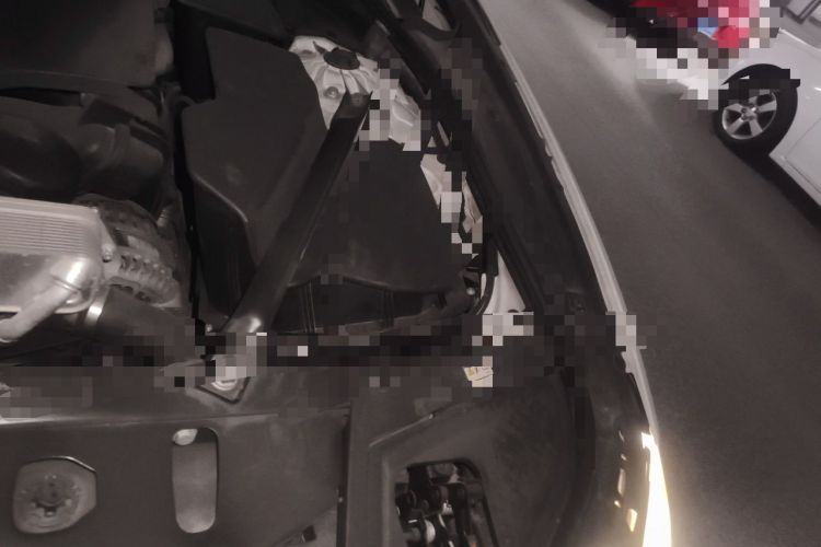 Used BMW 5 Series 2011 520Li Elegant Model Engine Bay Left