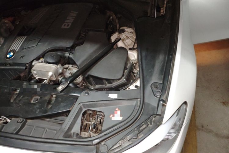 Used BMW 5 Series 2011 523Li Luxury Model Engine Bay Left