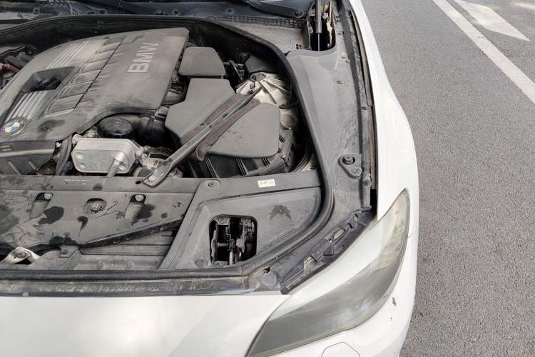 Used BMW 5 Series 2011 528Li Leading Model Engine Bay Left